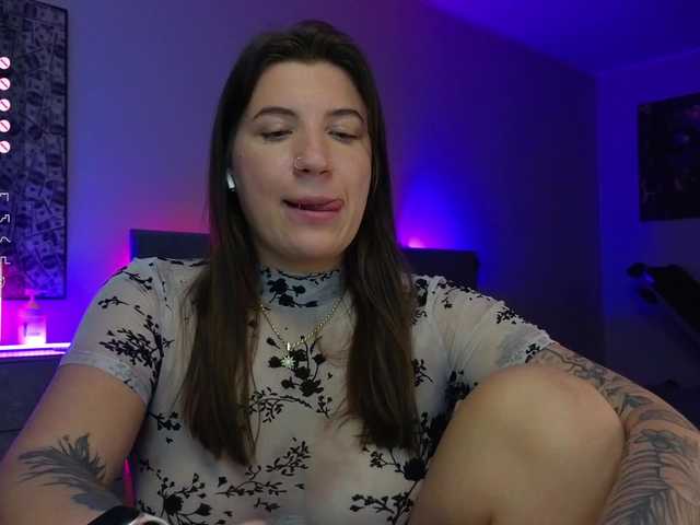 BloomBambi's BongaCams show and profile