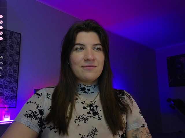 BloomBambi's BongaCams show and profile