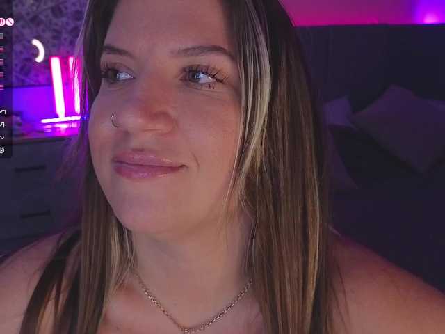 BloomBambi live webcam show