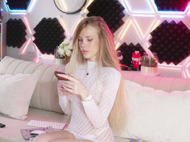 blondinochkaa cam belle