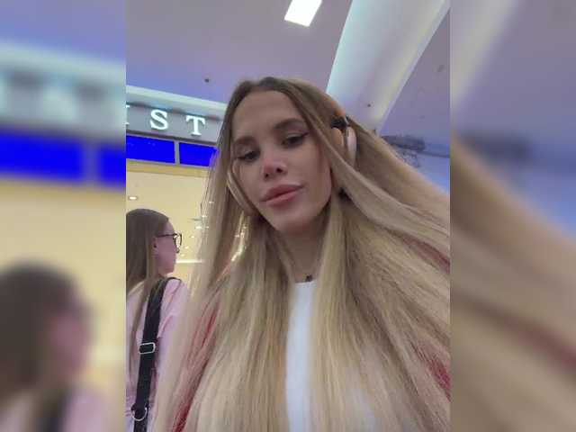 blondinochkaa live webcam show