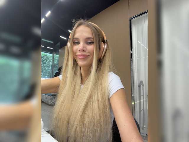 blondinochkaa live webcam show