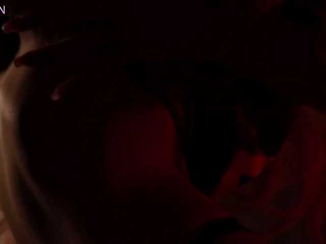 blondinochkaa live cam on BongaCams