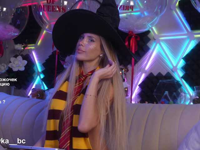 blondinochkaa live cam on BongaCams