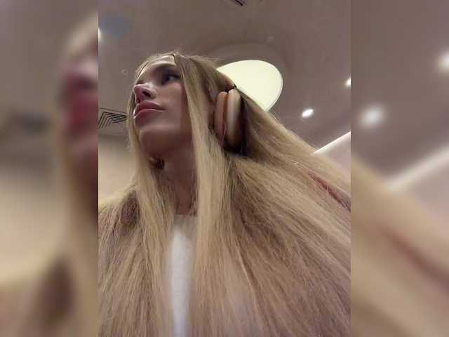 blondinochkaa live webcam show