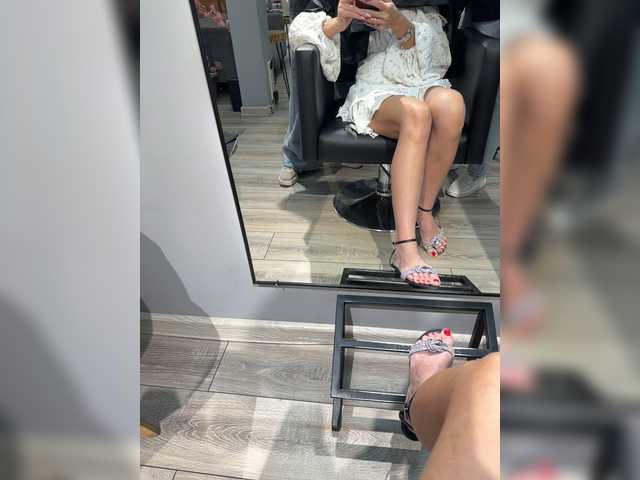 blondinochkaa live cam on BongaCams
