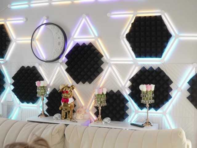 ALVUWKA live webcam show