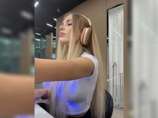 blondinochkaa live webcam show
