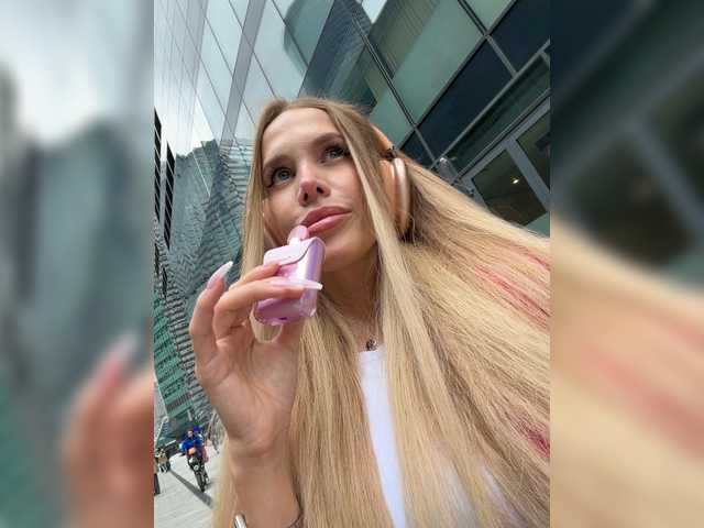 blondinochkaa live webcam show