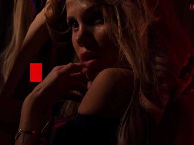 blondinochkaa live cam on BongaCams