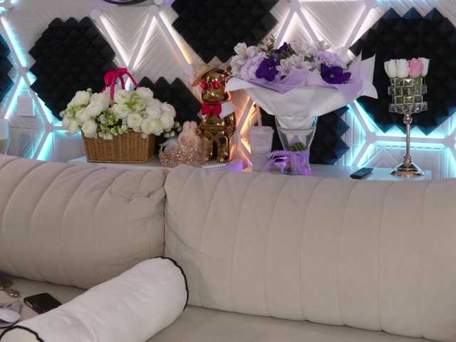 blondinochkaa live cam on BongaCams