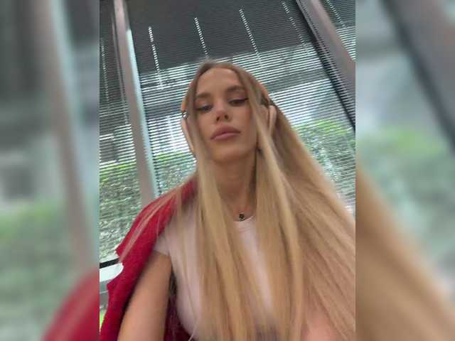 blondinochkaa live webcam show