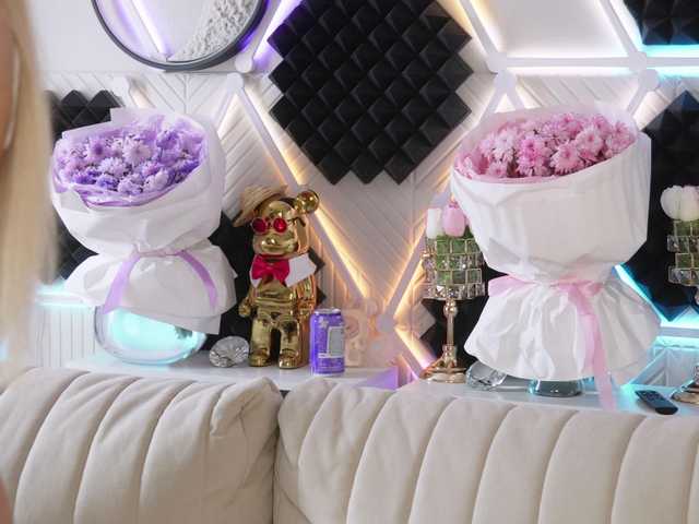 blondinochkaa live webcam show