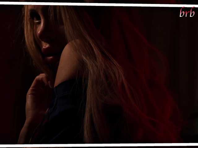 blondinochkaa live cam on BongaCams