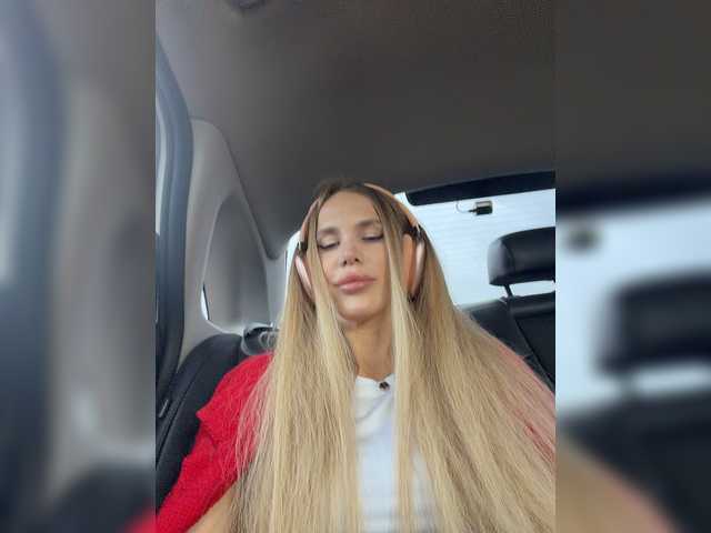 blondinochkaa live webcam show