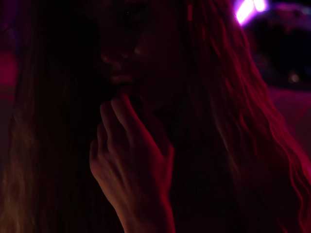 blondinochkaa live webcam show