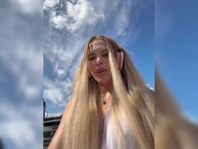 ALVUWKA live webcam show