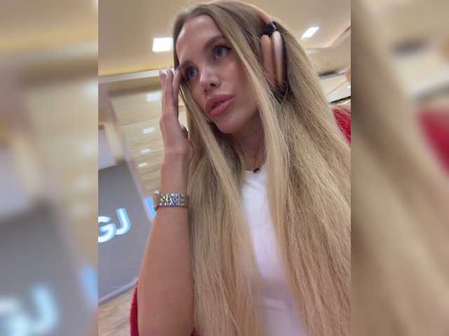 blondinochkaa live webcam show