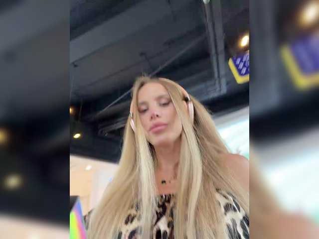 blondinochkaa live cam