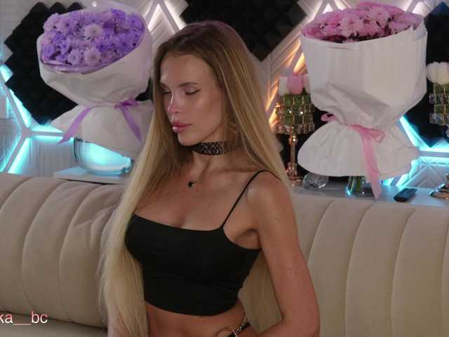 blondinochkaa live cam on BongaCams