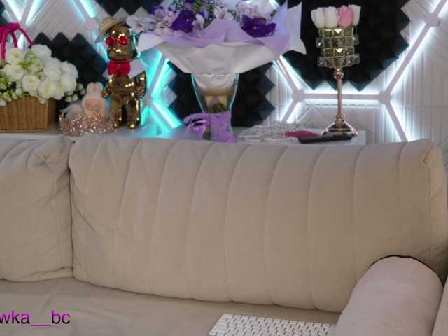 blondinochkaa live cam on BongaCams