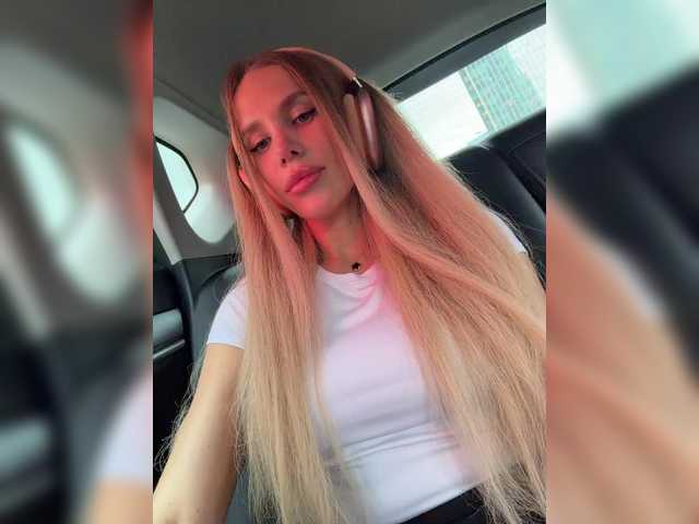 blondinochkaa live webcam show