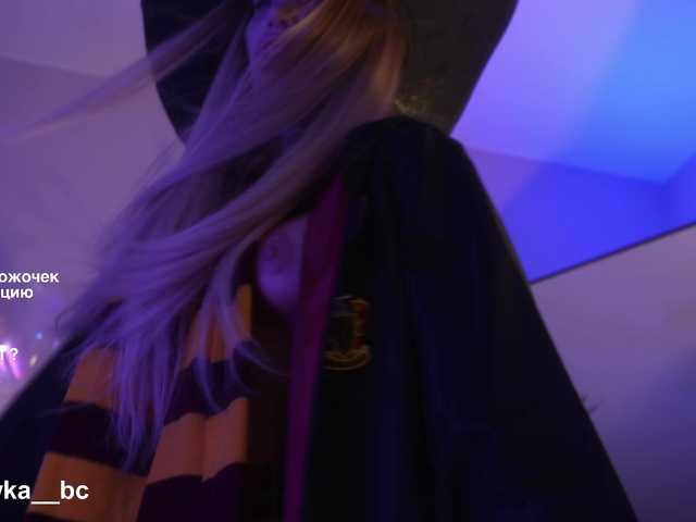 blondinochkaa live cam on BongaCams