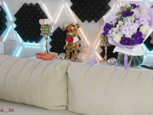 ALVUWKA live webcam show