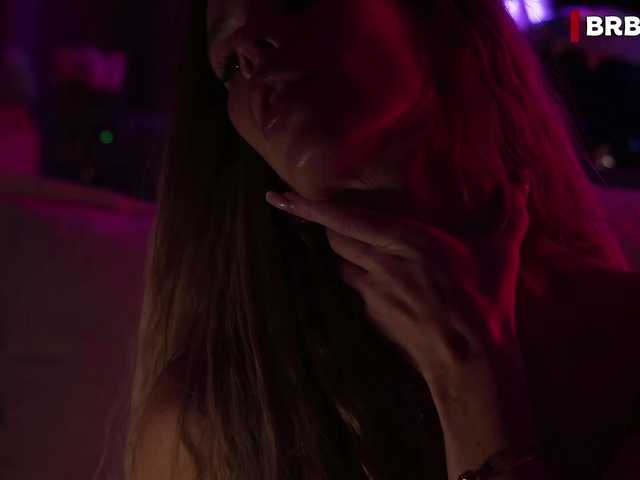 blondinochkaa live cam on BongaCams