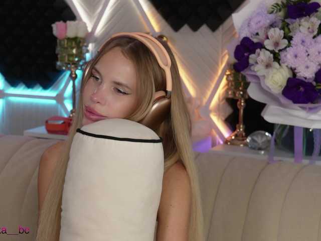ALVUWKA live webcam show
