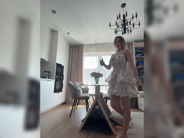 blondinochkaa live cam