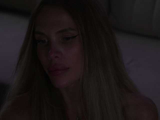 blondinochkaa live cam