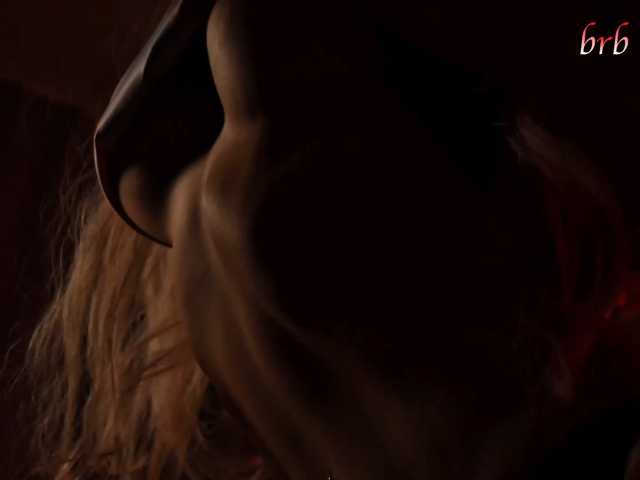 blondinochkaa live cam on BongaCams