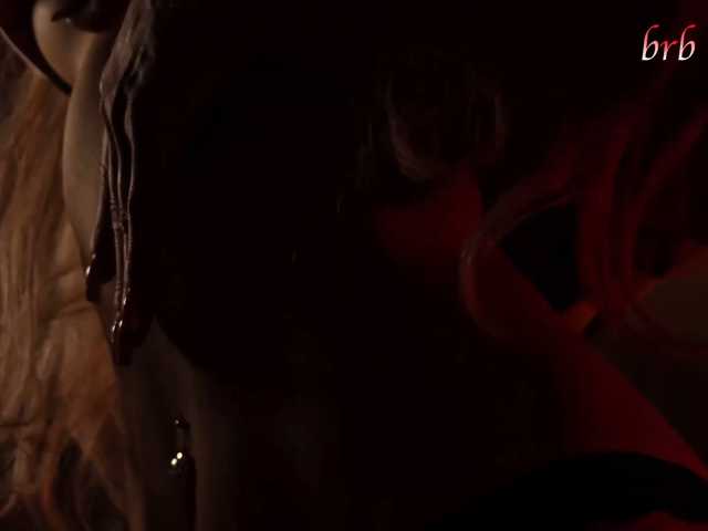 blondinochkaa live cam on BongaCams