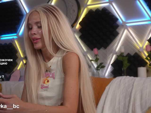 blondinochkaa live cam on BongaCams