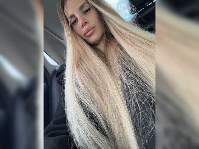 blondinochkaa's BongaCams show and profile