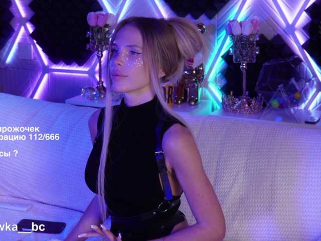 blondinochkaa live cam on BongaCams