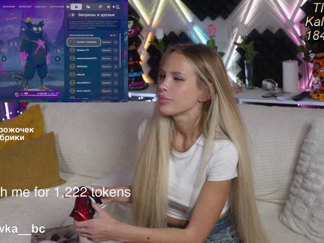 blondinochkaa live cam on BongaCams