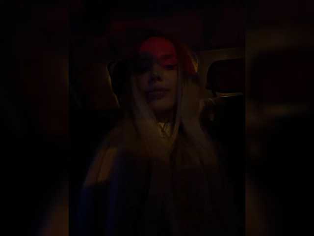 blondinochkaa live cam on BongaCams
