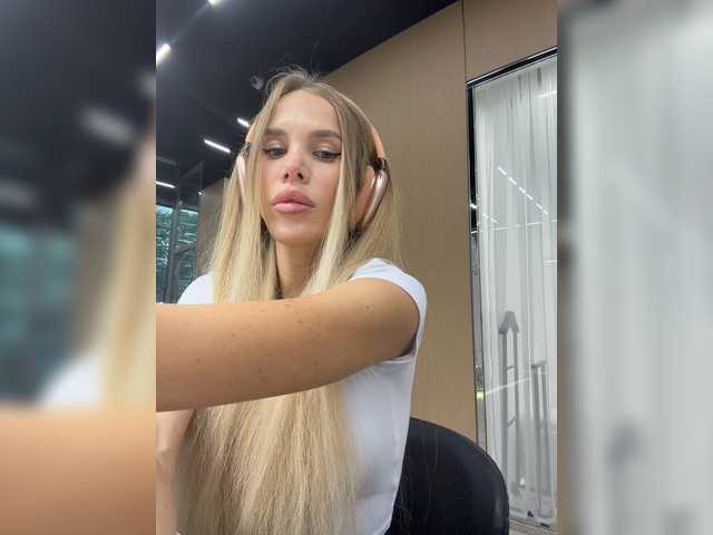 blondinochkaa live webcam show