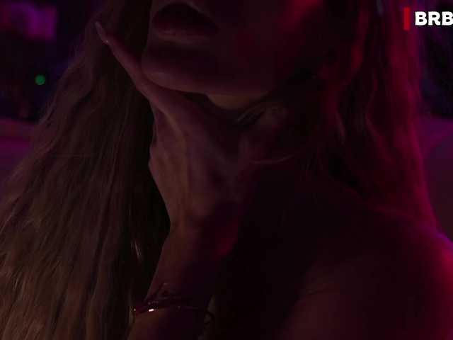 blondinochkaa live cam on BongaCams