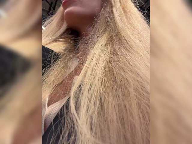 blondinochkaa, live now on BongaCams