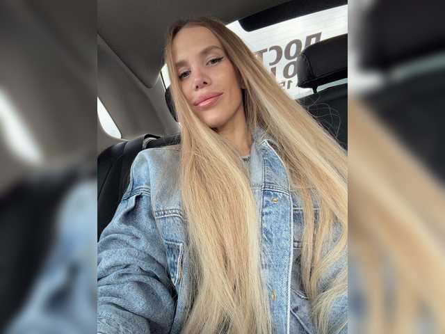 модель blondinochkaa