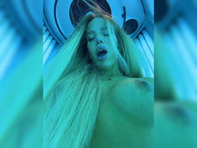 ALVUWKA — live female cam