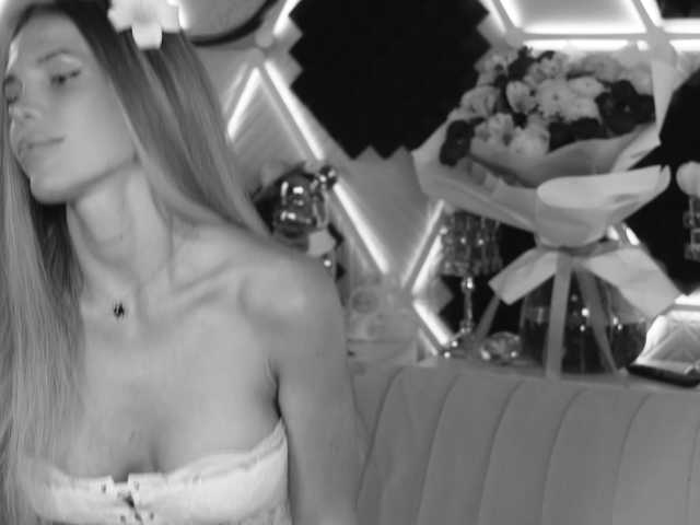 ALVUWKA live webcam show