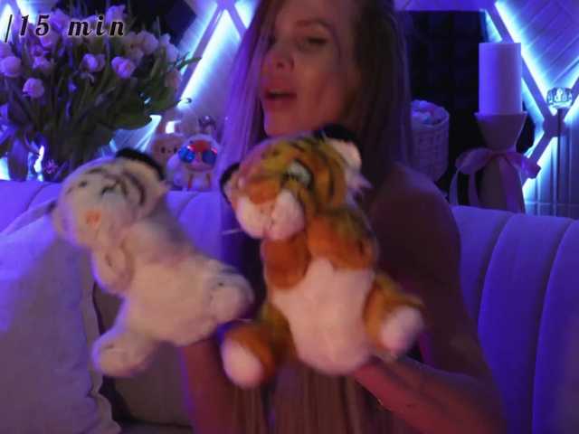 blondinochkaa's BongaCams show and profile