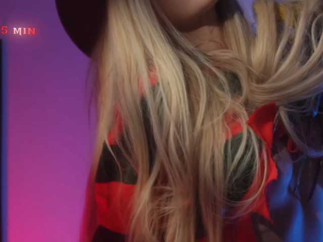 ALVUWKA live cam on BongaCams