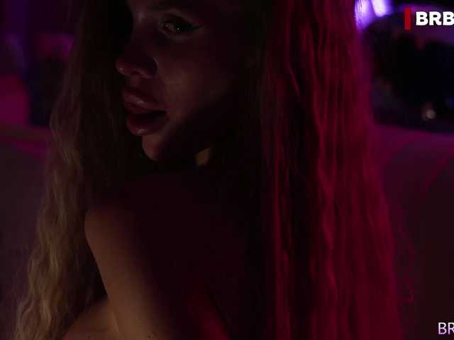 blondinochkaa live cam on BongaCams