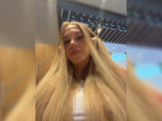 blondinochkaa live webcam show
