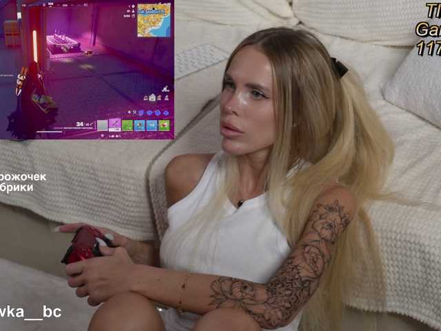 blondinochkaa live cam on BongaCams